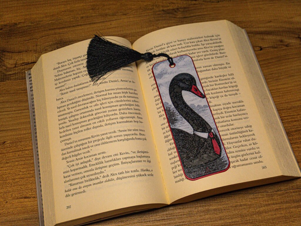 Romantic Swan Couple - Hueforge Bookmarks gallery 2