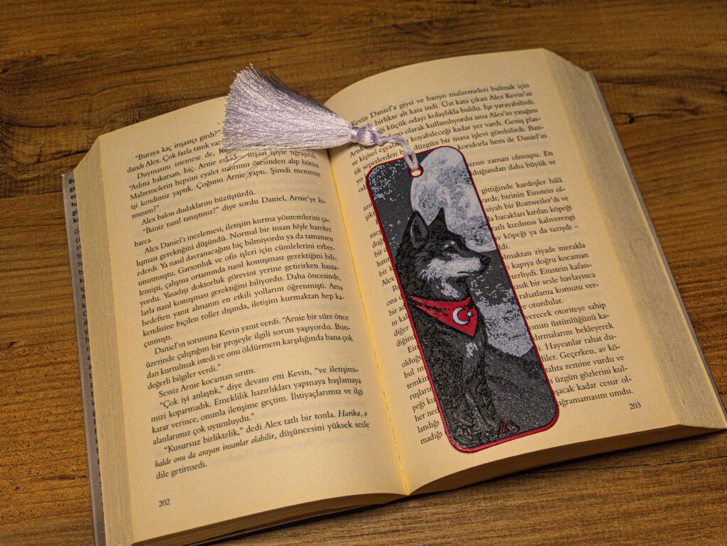 Romantic Wolf Couple - Hueforge Bookmarks gallery 2